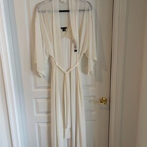 Natori Cream Lace-Trim Long Chemise and robe..2 piece set